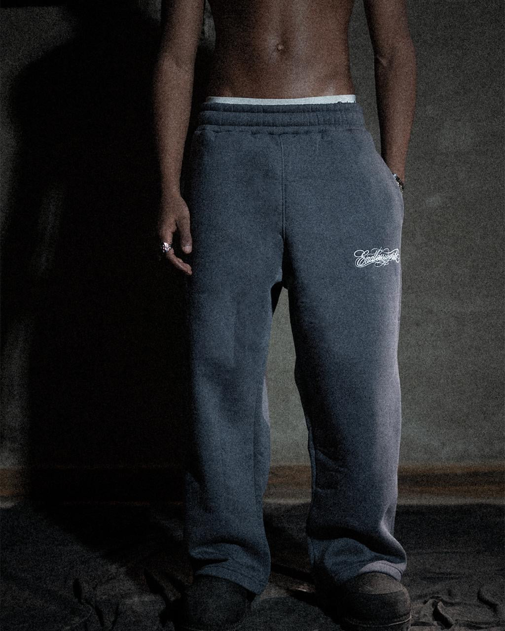 Strip dark grey pants